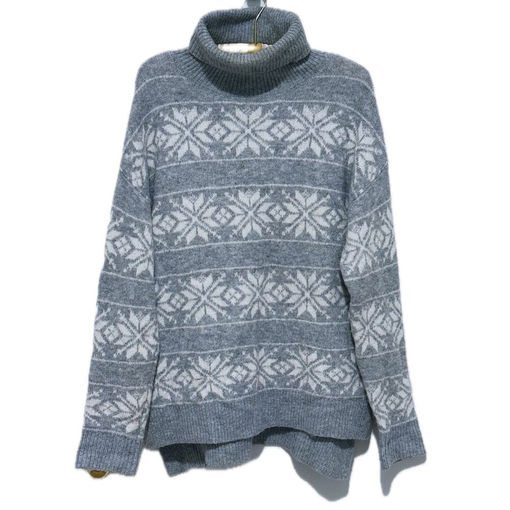 Cupcakes & Cashmere Oversized Turtleneck Sweater Large Gray Snowflake Nordic